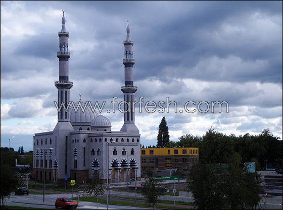 روتردام تفتتح أكبر مسجد في اوروبا يتسع لـ3 آلاف مصلي!  صورة رقم 12