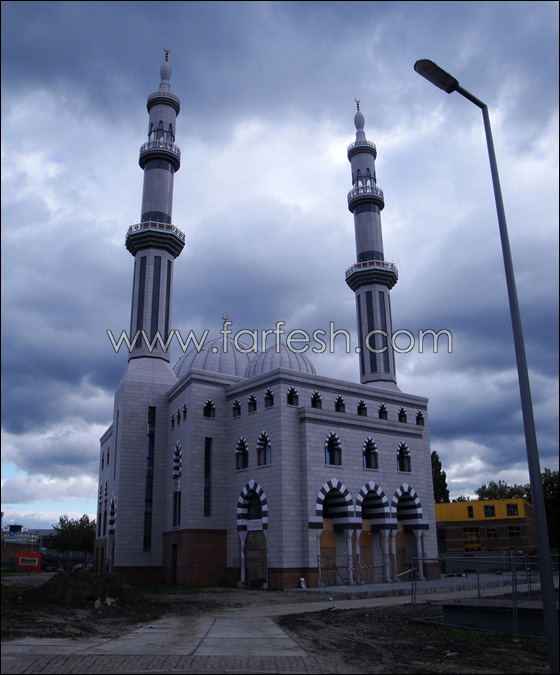 روتردام تفتتح أكبر مسجد في اوروبا يتسع لـ3 آلاف مصلي!  صورة رقم 10