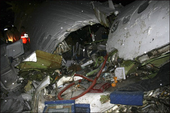 71 قتيلا و35 جريحا حصيلة تحطم الطائرة الايرانية   صورة رقم 2