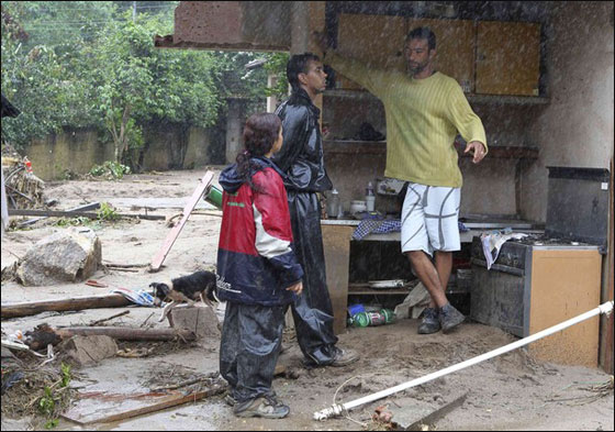 كارثة في البرازيل.. الامطار تتسبب بسقوط اكثر من 500 قتيل!  صورة رقم 8
