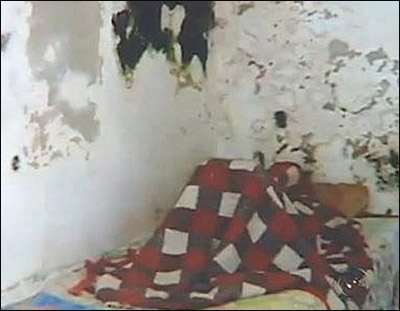قمة القسوة: برازيلي يحتجز زوجته في قبو قذر لمدة 16 عاما!  صورة رقم 2