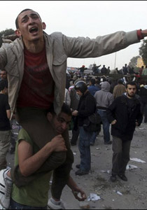 كلينتون تطالب بمعاقبة مثيري العنف في ميدان التحرير!    صورة رقم 1