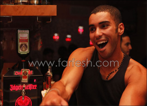 شاهدوا.. كريم كامل بالمسبح مع زميلاته!! صورة رقم 1 شاهدوا.. كريم كامل بالمسبح مع زميلاته!! صورة رقم 1