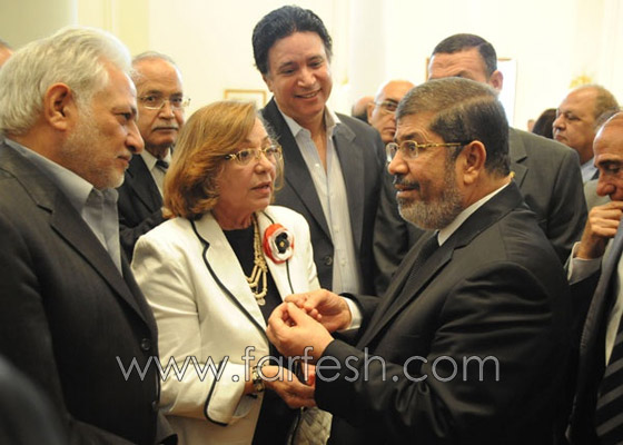 ماذا كان طلب عادل امام من الرئيس مرسي عند لقائه به؟!   صورة رقم 2