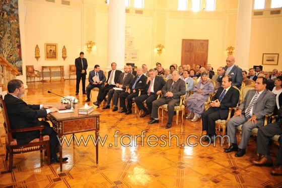 ماذا كان طلب عادل امام من الرئيس مرسي عند لقائه به؟!   صورة رقم 4