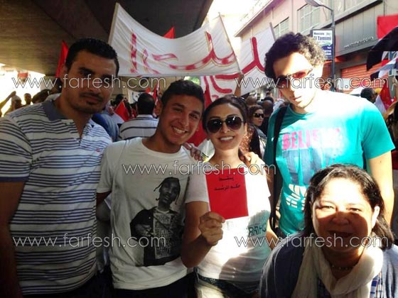 فنانو مصر لمسلسلات برو: مبروك الثورة لمصر ويحيا الجيش  صورة رقم 4