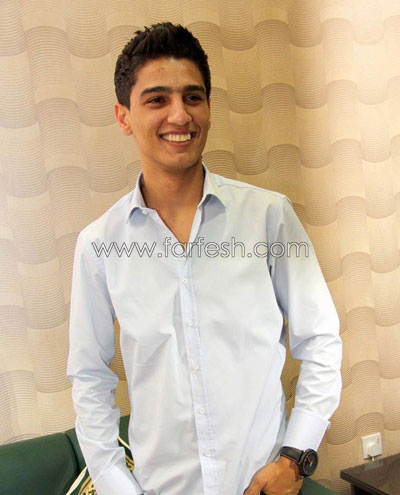 صورة أحمد جمال مع محمد عساف في الاردن يفطران زيتون وماء صورة رقم 6