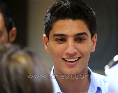 صورة أحمد جمال مع محمد عساف في الاردن يفطران زيتون وماء صورة رقم 12