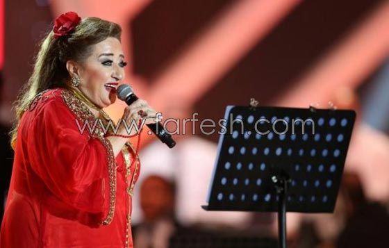 فيديو: نانسي عجرم تقدم ديو (دق بواب الناس) مع هيام يونس صورة رقم 3