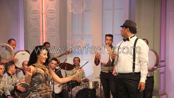 صور وفيديو: الاستعانة بالراقصات بدل البرنامج مع باسم يوسف لرفع نسب المشاهدة صورة رقم 5