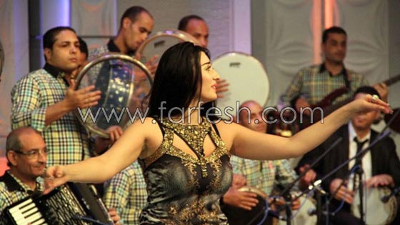 صور وفيديو: الاستعانة بالراقصات بدل البرنامج مع باسم يوسف لرفع نسب المشاهدة صورة رقم 7