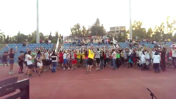 فيديو طلاب الجامعة اللبنانية يرقصون بحماس جنوني على فيديو طلاب الجامعة اللبنانية يرقصون بحماس جنوني على