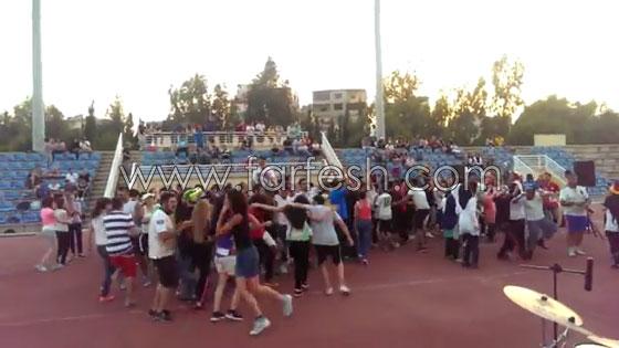 فيديو طلاب الجامعة اللبنانية يرقصون بحماس جنوني على فيديو طلاب الجامعة اللبنانية يرقصون بحماس جنوني على