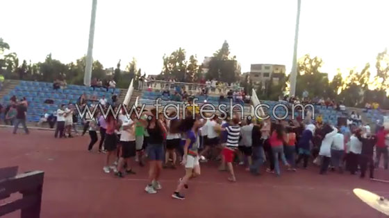 فيديو طلاب الجامعة اللبنانية يرقصون بحماس جنوني على فيديو طلاب الجامعة اللبنانية يرقصون بحماس جنوني على