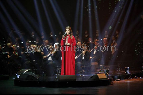 صور.. النجمة نانسي عجرم تتابع حفل الفنانة جوليا بطرس صورة رقم 11