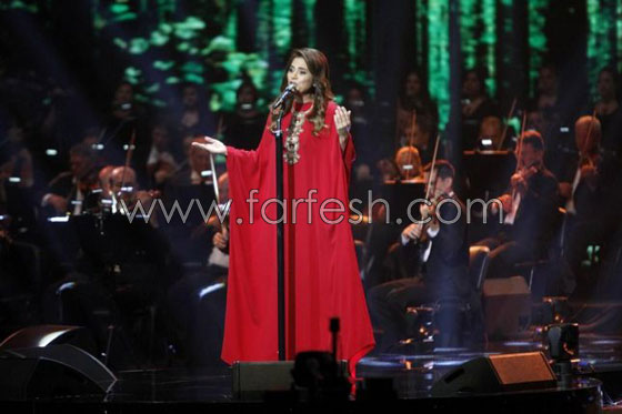 صور.. النجمة نانسي عجرم تتابع حفل الفنانة جوليا بطرس صورة رقم 10