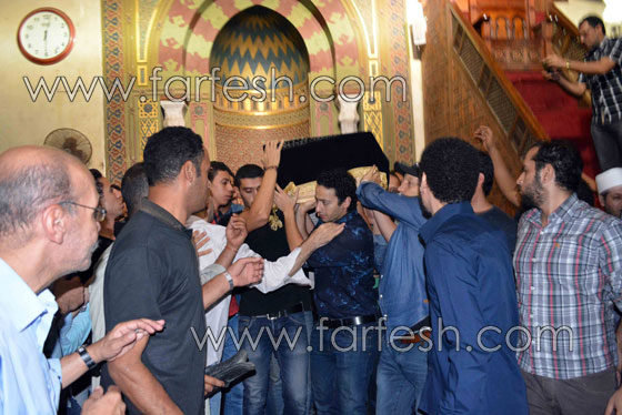 صور حصرية لمسلسلات برو.. جنازة حاشدة للفنان الراحل خالد صالح صورة رقم 1 صور حصرية لمسلسلات برو.. جنازة حاشدة للفنان الراحل خالد صالح صورة رقم 1