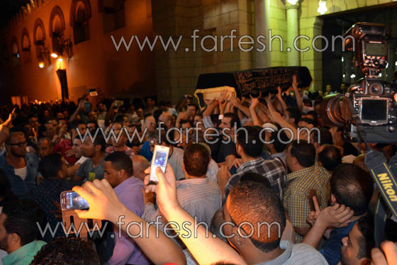 صور حصرية لمسلسلات برو.. جنازة حاشدة للفنان الراحل خالد صالح صورة رقم 6 صور حصرية لمسلسلات برو.. جنازة حاشدة للفنان الراحل خالد صالح صورة رقم 6