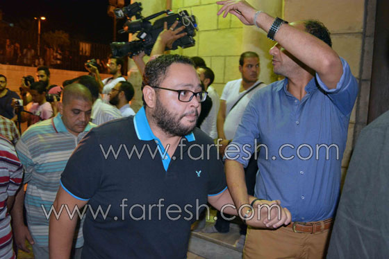 صور حصرية لمسلسلات برو.. جنازة حاشدة للفنان الراحل خالد صالح صورة رقم 11 صور حصرية لمسلسلات برو.. جنازة حاشدة للفنان الراحل خالد صالح صورة رقم 11