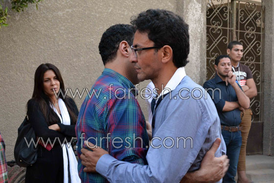 صور حصرية لمسلسلات برو.. جنازة حاشدة للفنان الراحل خالد صالح صورة رقم 22 صور حصرية لمسلسلات برو.. جنازة حاشدة للفنان الراحل خالد صالح صورة رقم 22