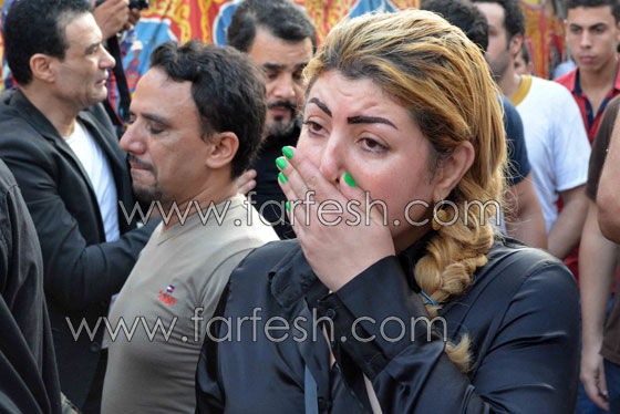 صور حصرية لمسلسلات برو.. جنازة حاشدة للفنان الراحل خالد صالح صورة رقم 39 صور حصرية لمسلسلات برو.. جنازة حاشدة للفنان الراحل خالد صالح صورة رقم 39