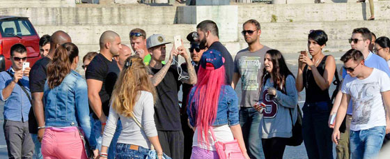 صور.. جاستين بيبر محاط بحراسة شخصية مشددة في جولة بايطاليا صورة رقم 13