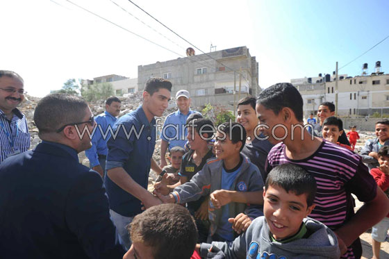 الاعلام يؤكد تعرض موكب محمد عساف للرشق بالحجارة والانروا تنفي صورة رقم 5