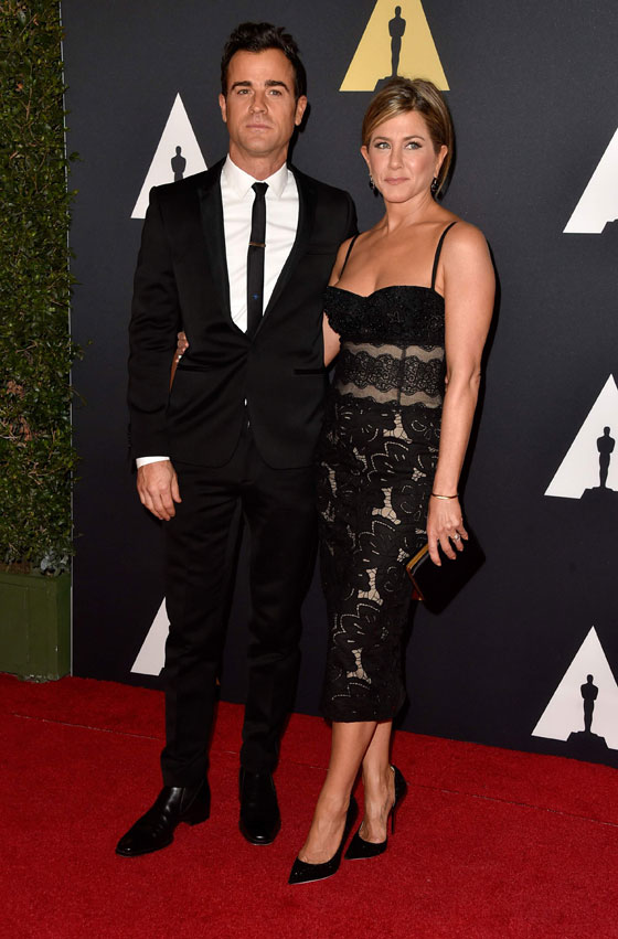 زهير مراد يبدع بتصميم فستان للنجمة جنيفر انيستون يخطف الابصار صورة رقم 1