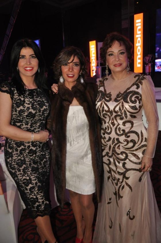 صور الفنانين الذين حصدوا جوائز صور الفنانين الذين حصدوا جوائز