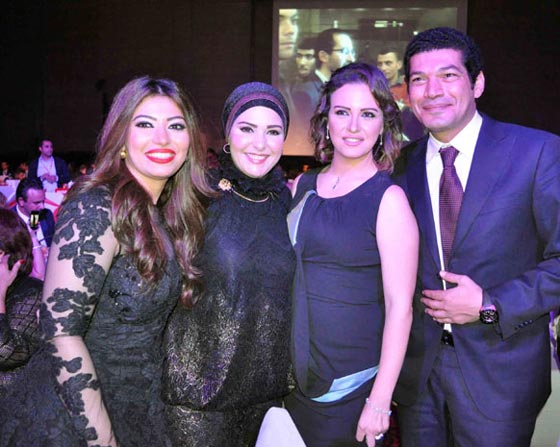 صور الفنانين الذين حصدوا جوائز صور الفنانين الذين حصدوا جوائز