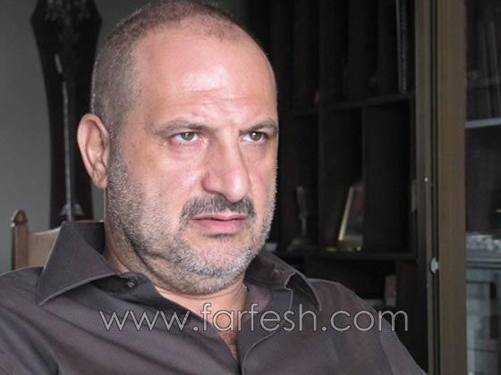 بودي جاردات خالد الصاوي يهددون باطلاق النار على الصحفيين اثناء عزاء والده! صورة رقم 4