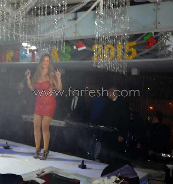 نانسي عجرم ونيكول سابا تشعلان ليلة عيد الميلاد في مصر صورة رقم 4