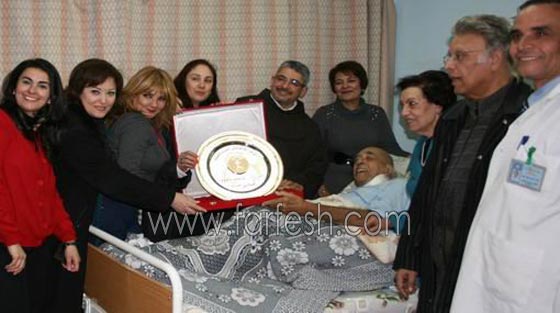 صور الفنانين في اللحظات الأخيرة وهم على فراش الموت صورة رقم 30