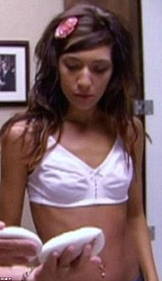 بالصور..عملية تجميل لنجمة امريكية تنتهي بغرفة الطوارئ صورة رقم 10