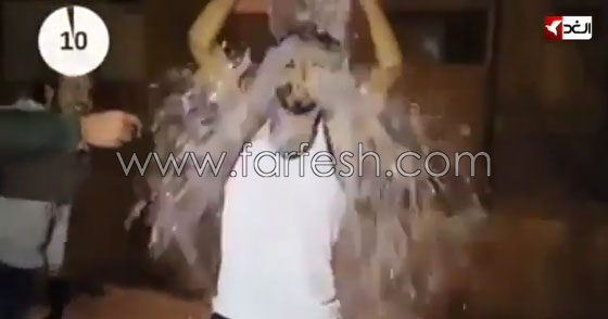 فنان يتحدى الاسد بقضاء ليلة مع اولاده في مخيم للاجئين السوريين صورة رقم 4
