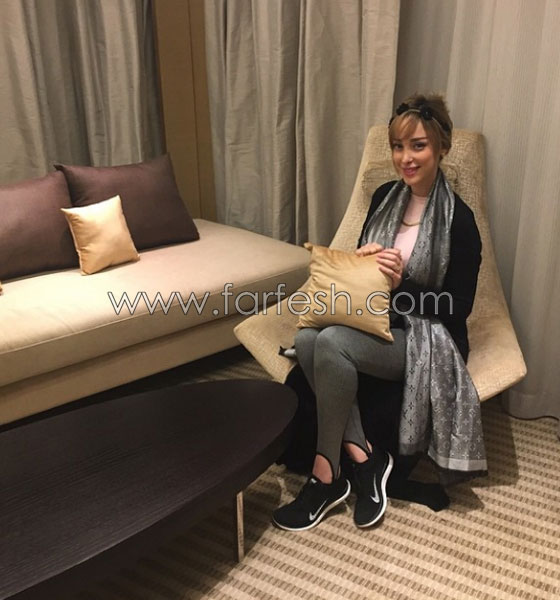  صور بسمة بوسيل تتألق باطلالة انيقة بالأسود مع تامر حسني والطفلة امينة  صورة رقم 5