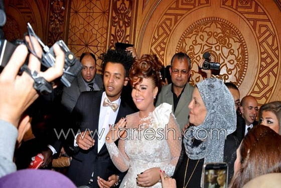 صور مي كساب وأوكا في حفل عقد القران وفيديو خناقة ابو الليف صورة رقم 8 صور مي كساب وأوكا في حفل عقد القران وفيديو خناقة ابو الليف صورة رقم 8