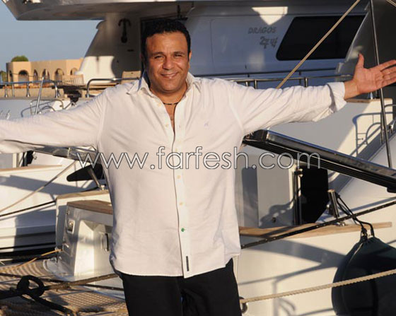 محمد فؤاد يخالف الاطباء ويخاطر بحياته بسبب (ساندوتش شاورما) صورة رقم 4