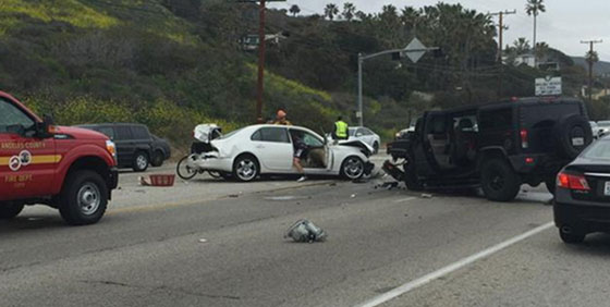 النجم العالمي بروس جينجر يتعرض لاصابة في حادث سير قاتل صورة رقم 1