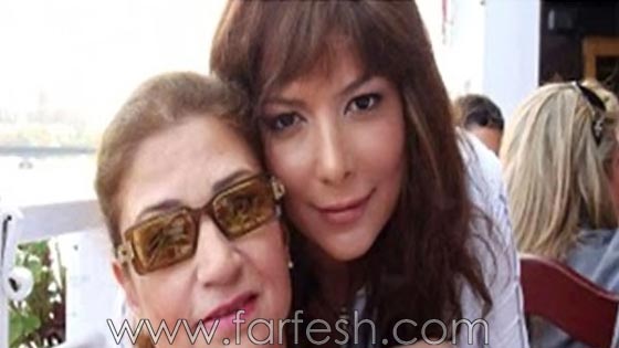 صور الفنانين مع والداتهم: ميريام، اليسا، تامر، هيفاء، نانسي، وكاظم صورة رقم 11