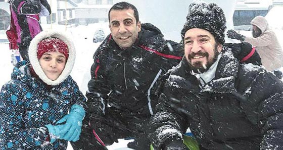 العاصفة السيبيرية تنزل النجوم الاتراك من السماء الى الثلوج الرائعة صورة رقم 26