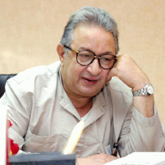هل فعلا يصارع الفنان المصري نور الشريف سرطان الرئة؟ صورة رقم 3 هل فعلا يصارع الفنان المصري نور الشريف سرطان الرئة؟ صورة رقم 3