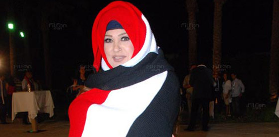 صور الفنانات المصريات و(مرمطة) علم مصر على أجسادهن صورة رقم 9