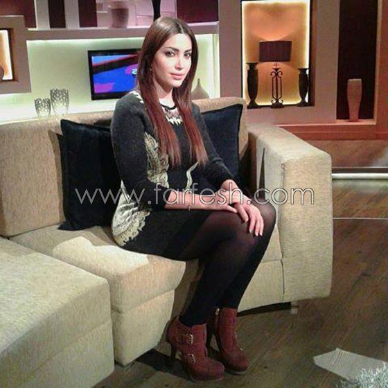 صور نسرين طافش ترتدي بلوزة برتقالية مثيرة شفافة  صورة رقم 6