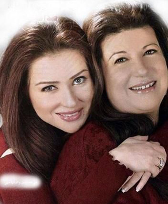 في عيد الام.. مَن الاجمل.. النجمة ام امها؟ صورة رقم 2