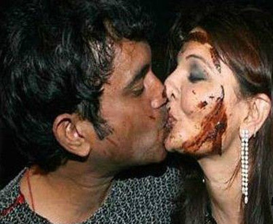 صور فضائح نجوم بوليوود في سهراتهم السريّة الخاصة صورة رقم 18 صور فضائح نجوم بوليوود في سهراتهم السريّة الخاصة صورة رقم 18