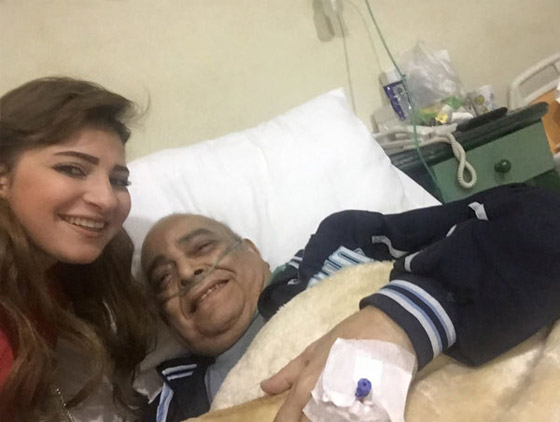 صور الراقصة نجوى فؤاد تزور والد تامر حسني في المستشفى صورة رقم 4 صور الراقصة نجوى فؤاد تزور والد تامر حسني في المستشفى صورة رقم 4
