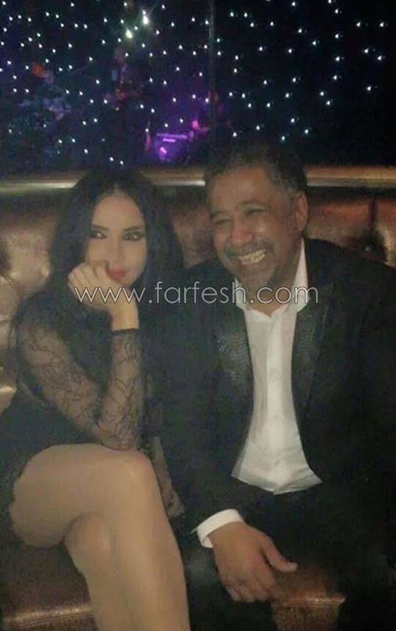 صور الشاب خالد في وضع حميم مع فتاة بملابس فاضحة صورة رقم 3