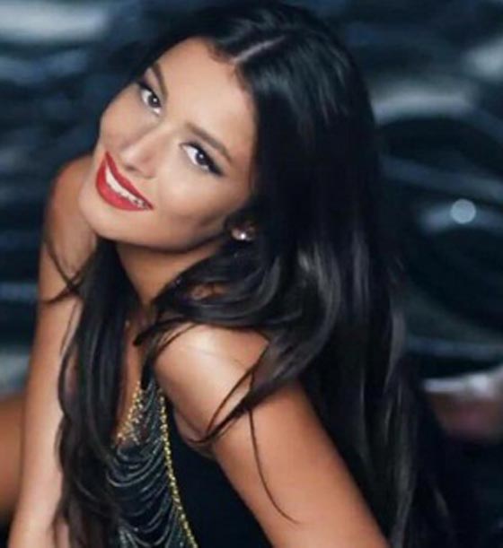 صور الفنانة البلجيكية من اصل تركي: سحرت الجميع بجمالها الرائع صورة رقم 4 صور الفنانة البلجيكية من اصل تركي: سحرت الجميع بجمالها الرائع صورة رقم 4