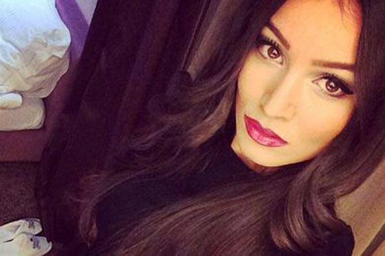 صور الفنانة البلجيكية من اصل تركي: سحرت الجميع بجمالها الرائع صورة رقم 8 صور الفنانة البلجيكية من اصل تركي: سحرت الجميع بجمالها الرائع صورة رقم 8